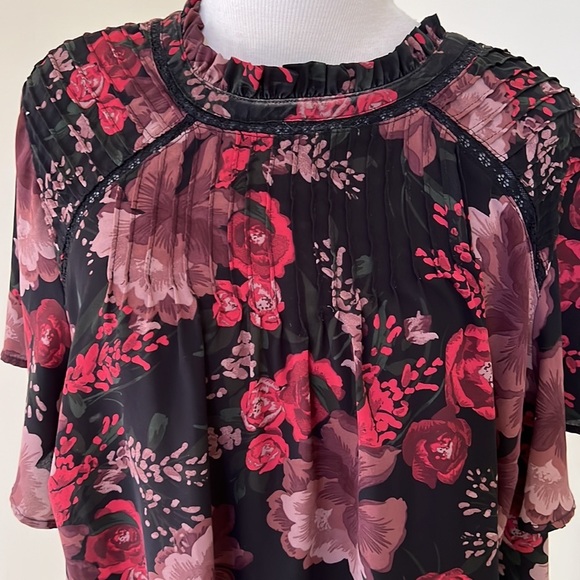 Torrid 3X black floral ruffled shirt sleeve blouse with tiny pleats. - Picture 2 of 9